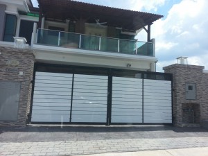 MAIN GATE 21